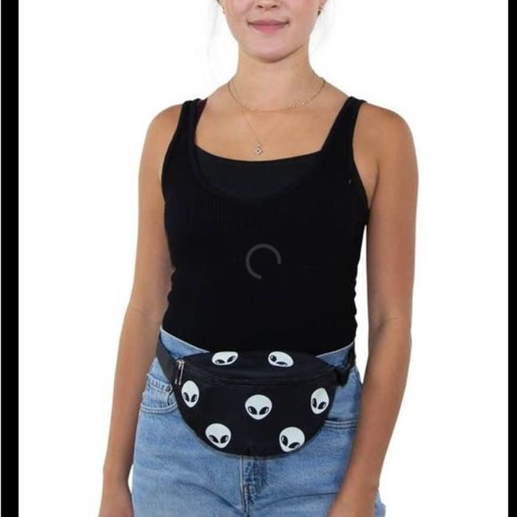 Glow in the dark alien 👽 fanny pac - Picture 4 of 4